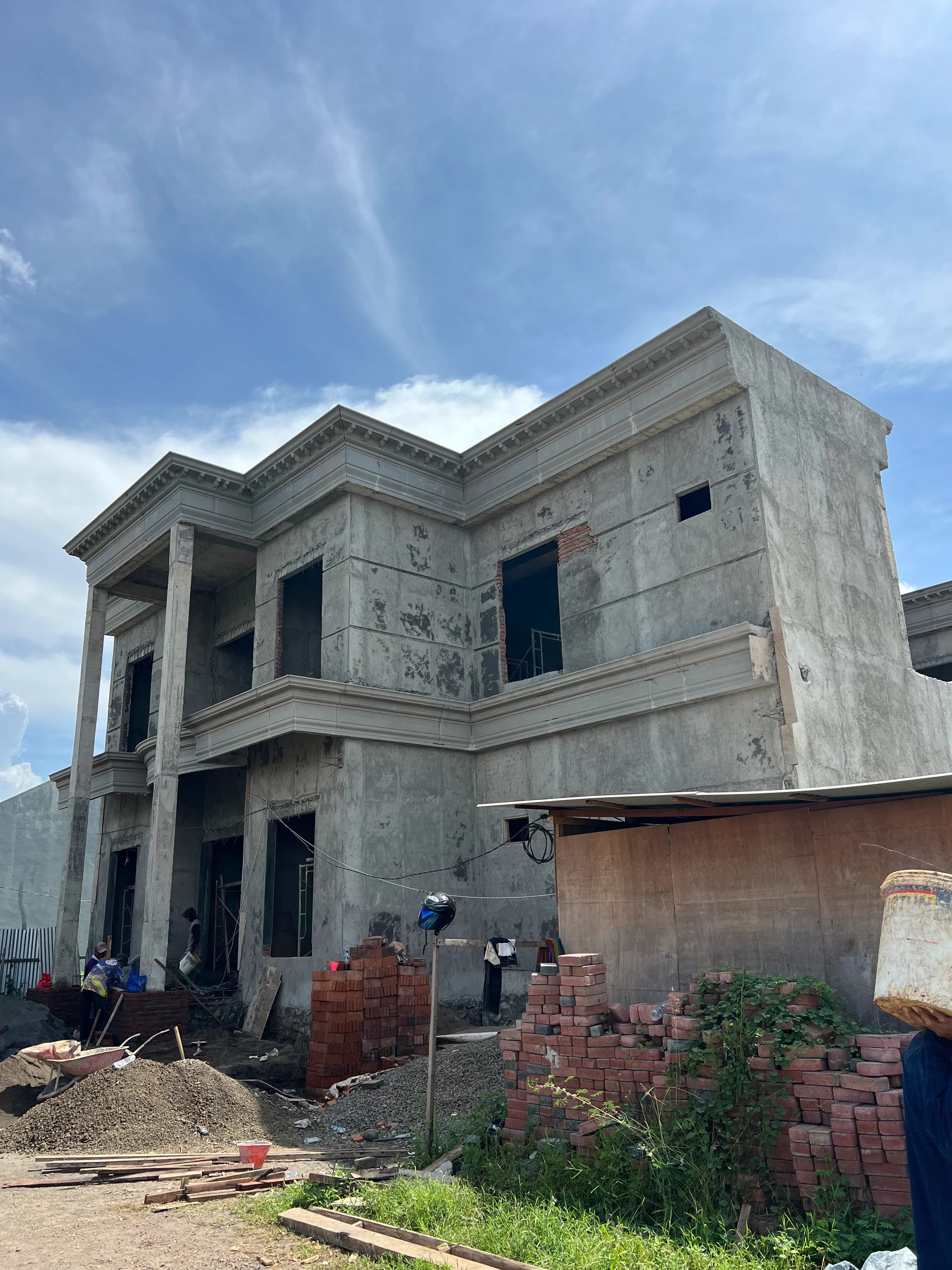 Proyek Rumah Klasik Eropa - slide 1