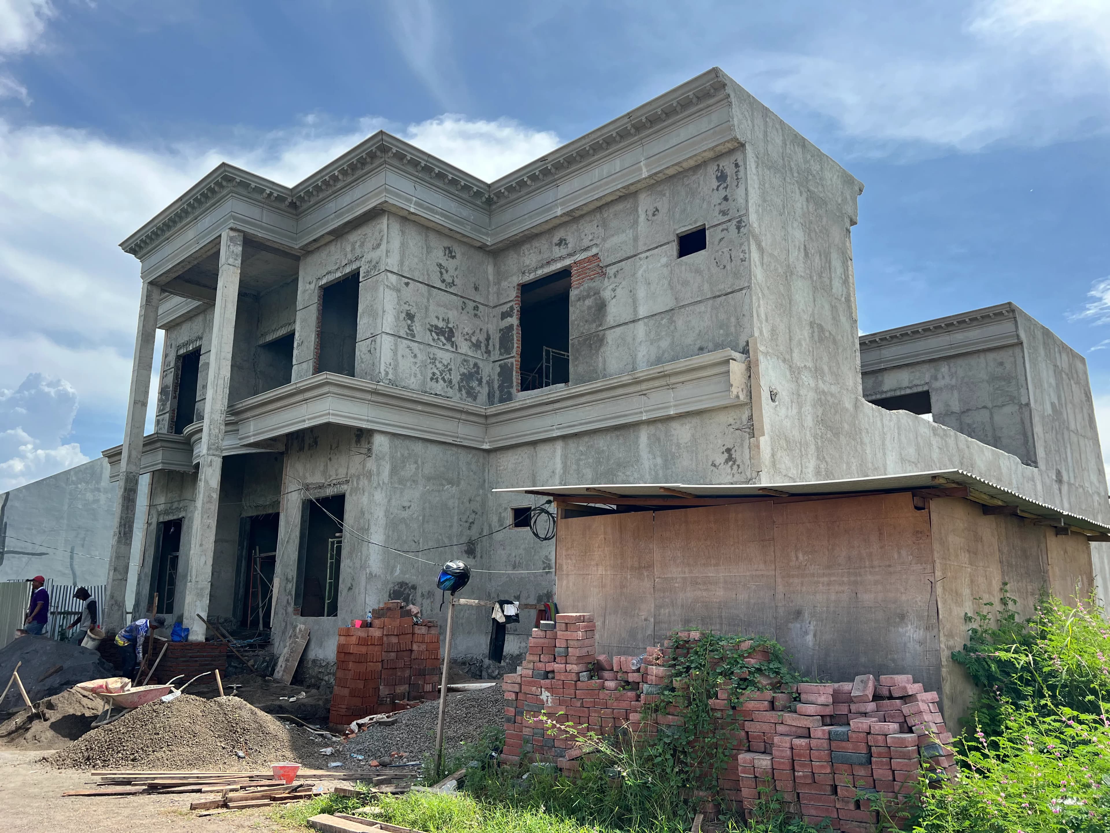 Proyek Rumah Klasik Eropa - slide 2