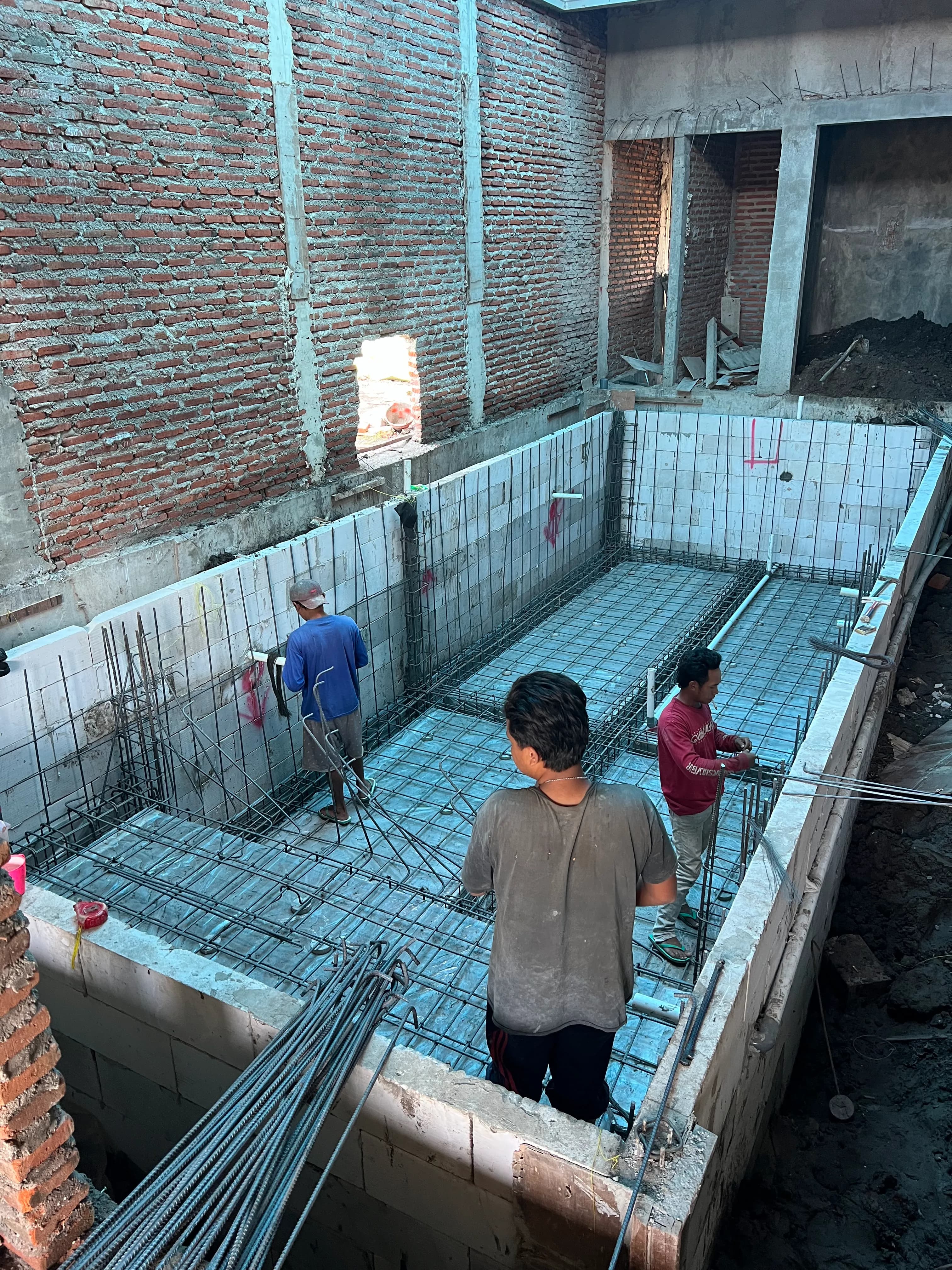 Progress Kolam Renang - slide 1