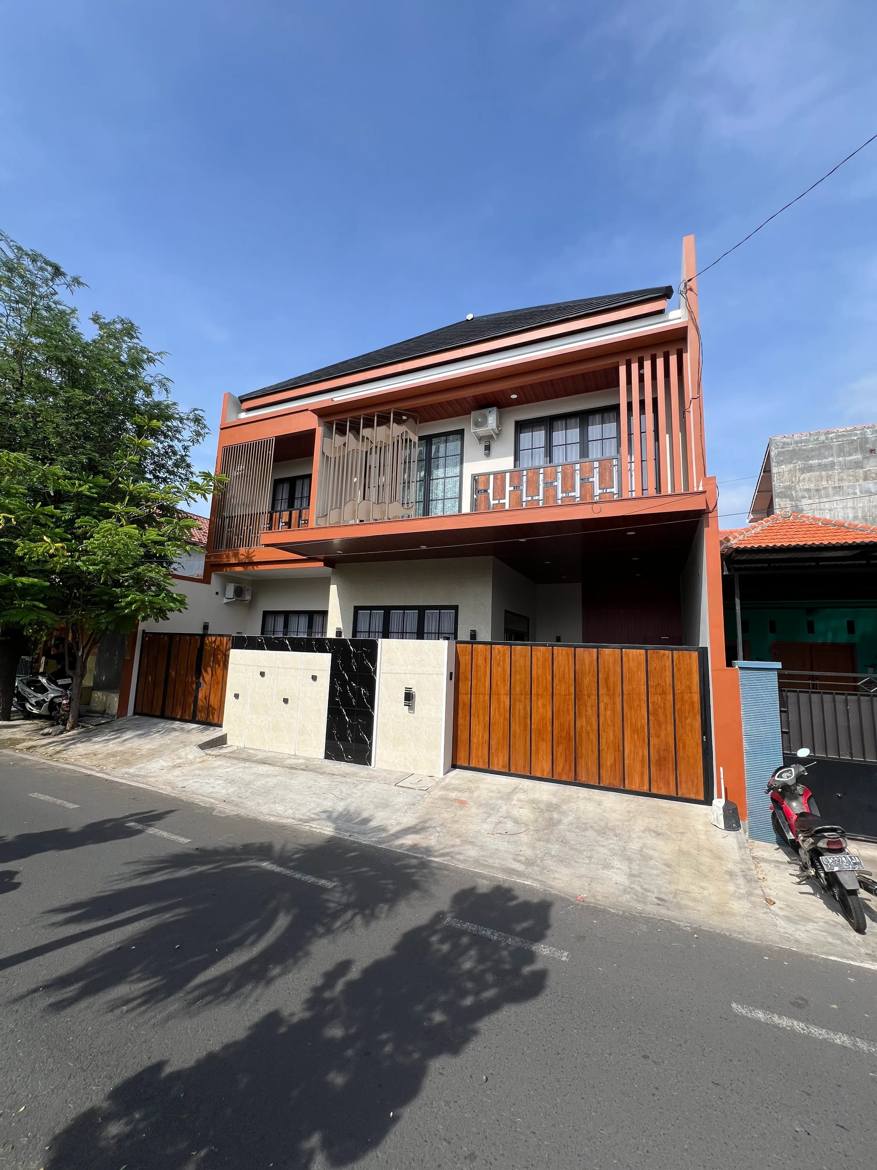 Proyek Renovasi Rumah - slide 1